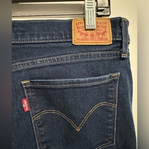 Levi’s Shaping Bootcut 315 Dark wash white stitching denim jeans stretch US32 - Picture 9 of 9